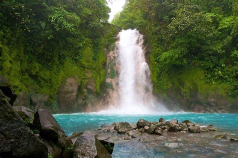 La Fortuna & Arenal Volcano Travel Guide: Hotels, Hot Springs, Zip ...