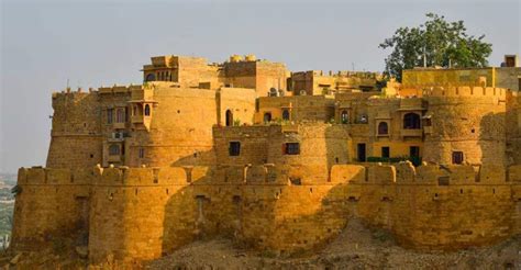 The Jaisalmer fort where thousands of people live rent-free | Travel ...