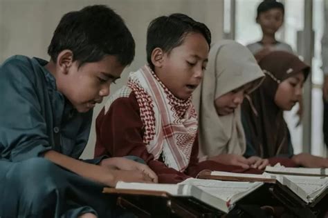 Satu Huruf Satu Pahala, Berikut Keutamaan Luar Biasa dari Membaca dan Memahami Al Quran - Ayo ...