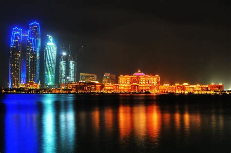 Abu Dhabi by night | Abu dhabi, City, New york skyline