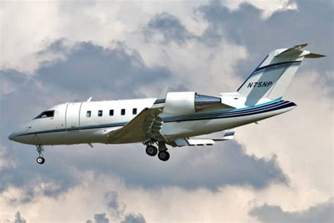 Bombardier Challenger 605 - Price, Specs, Photo Gallery, History - Aero Corner