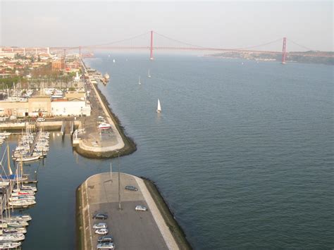 Tagus River Bridge (Lisbon, 1966) | Structurae