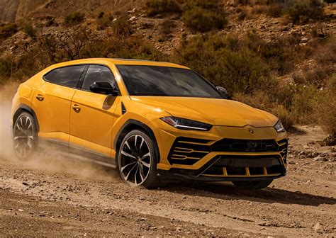 Lamborghini Urus SUV Packs an Insane 650 hp, Goes On or Off Road