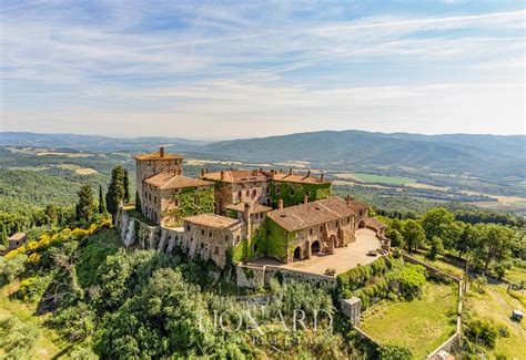 Charming Medieval Castle In Tuscany | Lionard