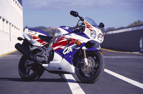 1992 Honda CBR900RR - Classic Motorbikes