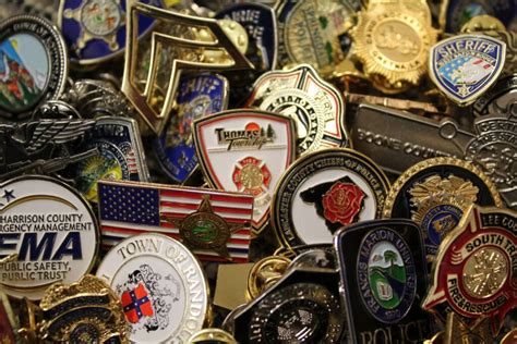 Why People Love To Collect Lapel Pins As a Hobby? - Richannel