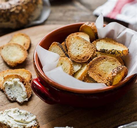 Garlic Parmesan Bagel Chips | Kitchen Confidante