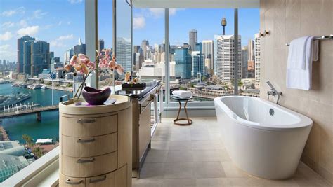 Guide: Luxury Bathtubs with Epic Views – Lifereport