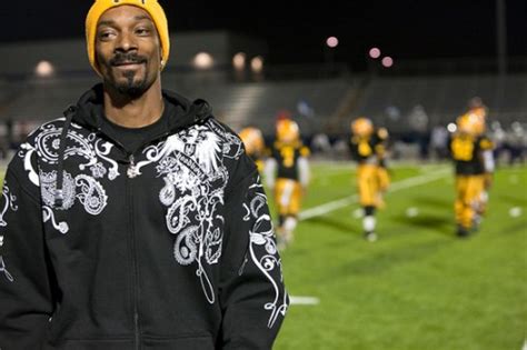 Snoop Dogg Bringing Youth Football League To Chicago – Fake Shore Drive®