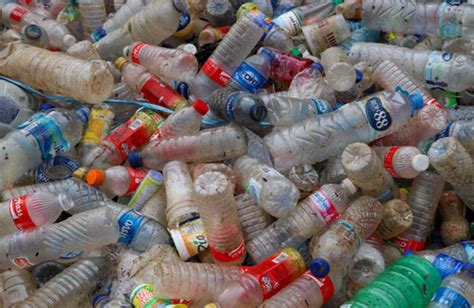 Indonesia Hasilkan 11.600 Ton Sampah Botol Plastik di Awal 2021 - Poskotaonline