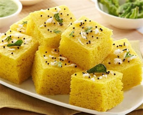 Gujarati Sweets and Savoury Snacks to Enjoy | DESIblitz