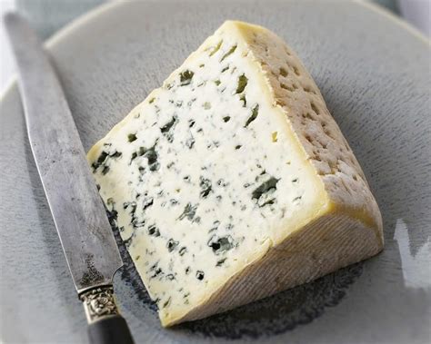 Bleu d'Auvergne: France's Strongest Blue? (Flavour & Pairings)