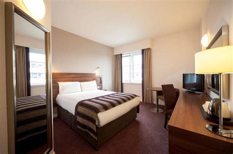 Jurys Inn London Croydon | Get the Best Accommodation Deal - Book Self-Catering or Bed and ...