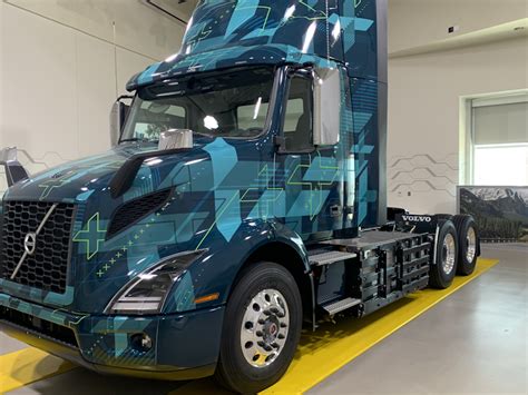 Volvo Trucks is getting ready to deliver first electric VNR