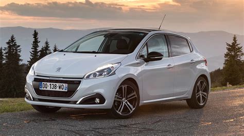 2017 Peugeot 208 Review