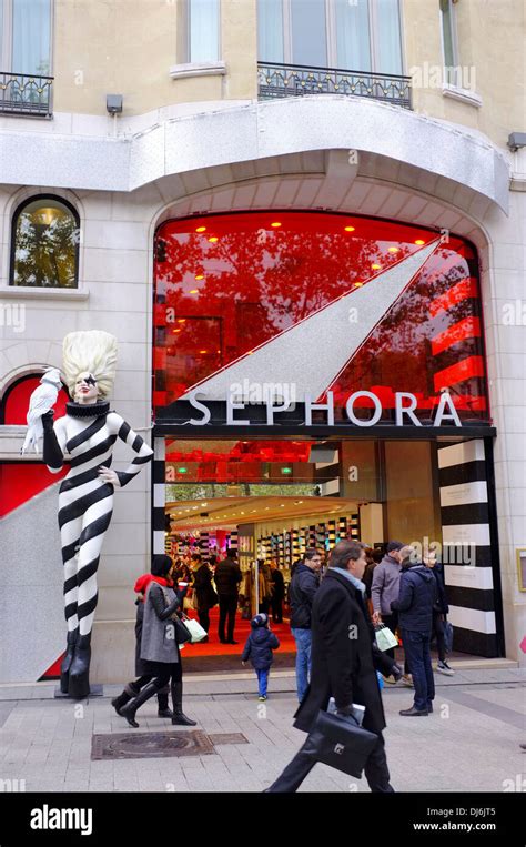 Sephora Store Stock Photos & Sephora Store Stock Images - Alamy