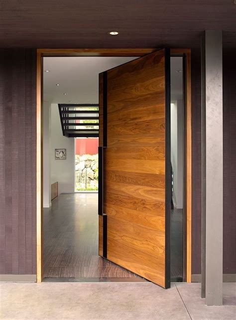 Modernas puertas de madera para la entrada | Diseño de puertas modernas, Puertas pivotantes ...