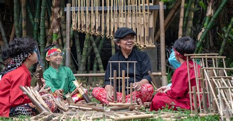 Children Building Wooden Traditional Musical Instrument · Free Stock Photo