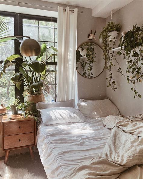 Bedroom Inspo, Room Decor Bedroom, Home Bedroom, Bedroom Makeover, Bedroom Interior, Plants In ...