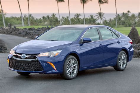 Used 2016 Toyota Camry Hybrid for sale - Pricing & Features | Edmunds