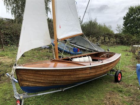 Twinkle 12 Sailing Dinghy wooden sailing boat For Sale