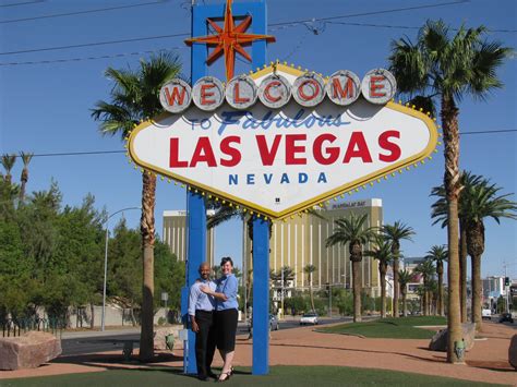 Welcome to Las Vegas sign – Vintage neon sign [blueprints]