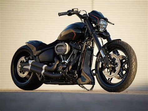 Thunderbike Customizes A 2019 Harley FXDR 114 | Hot Bike Magazine