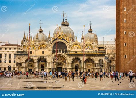 The Tourists Admiring the Architecture of San Marco, Piazza San Editorial Photography - Image of ...