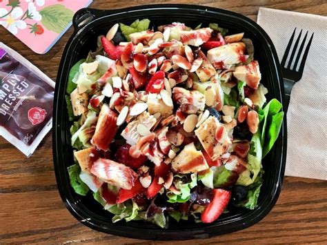 The Healthiest Fast Food Salads in Canada | Best Health Magazine Canada