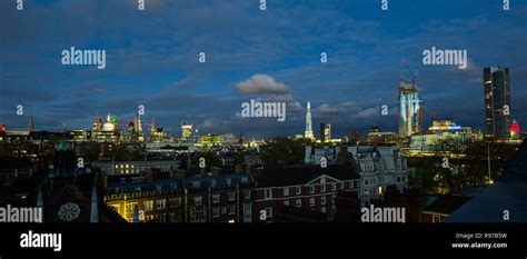 London skyline at night Stock Photo - Alamy