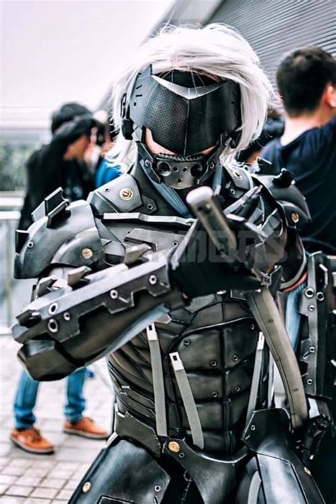 Metal Gear Rising: Revengeance Raiden Cosplay Armor - Deluxe Version