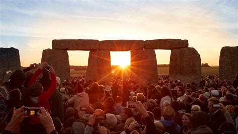 Summer Solstice 2025 Stonehenge - Bari Lulita