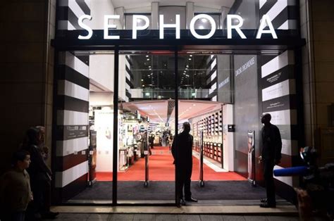 Sephora flagship store in Paris to resume late hours