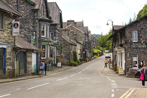 10 Charming Fairy-Tale Towns to Explore in Wales