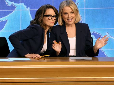 Tina Fey And Amy Poehler Bring SNL ‘Weekend Update’ To Emmy Awards