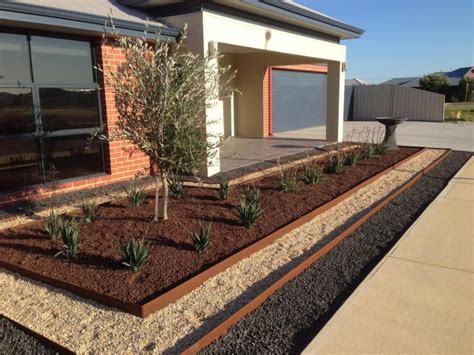 REDCOR® Steel Edging Lengths - Parklea Sand and Soil