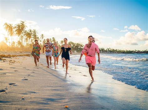 Sunwing Vacations takes off with Black Friday sale - TravelPress