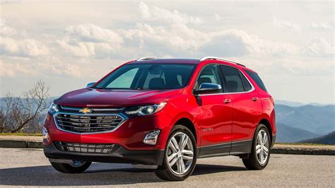 2020 Chevrolet Equinox Buyer's Guide: Reviews, Specs, Comparisons