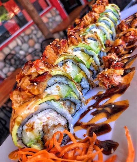 Absolutely stunning special roll : r/sushi