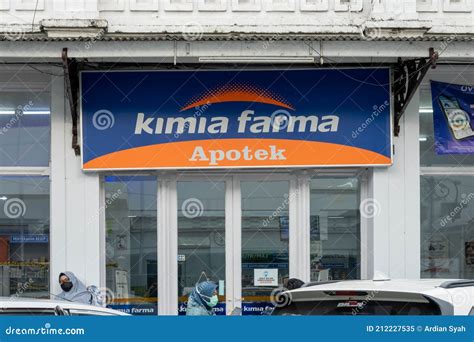 Kimia Farma Pharmacy in Bandung. Editorial Image - Image of drugstore, braga: 212227535