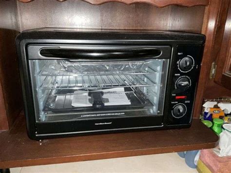 Hamilton Beach toaster oven - Legacy Auction Company