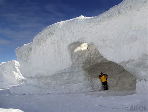 'Once In A Lifetime' Ice Caves Form On Lake Michigan Shore | HuffPost