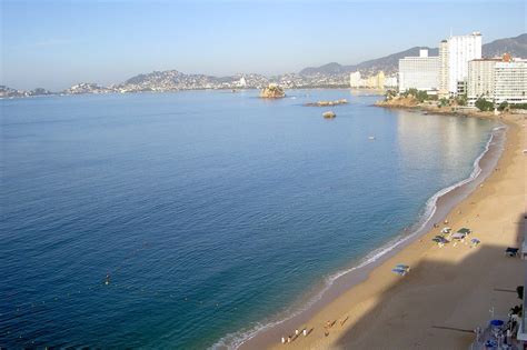 10 Best Beaches in Acapulco - What is the Most Popular Beach in Acapulco? – Go Guides