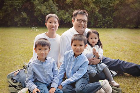 Fall Outdoor Mini Session ~ Kwong Family | Toronto Family Photographer ...