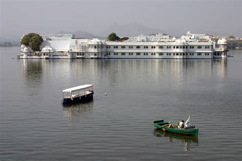 File:Udaipur Lake Palace.jpg - Wikipedia