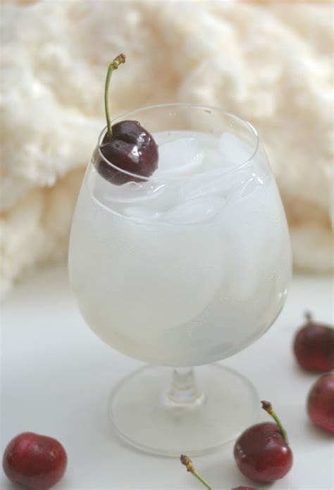 Winter Cocktails To Add To Your Party | Winter cocktails, Cherry cocktail, Winter vodka cocktails