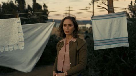 "Take that silly old Mary Poppins wig off": Emily Blunt Always Failed to Impress Her Harshest ...