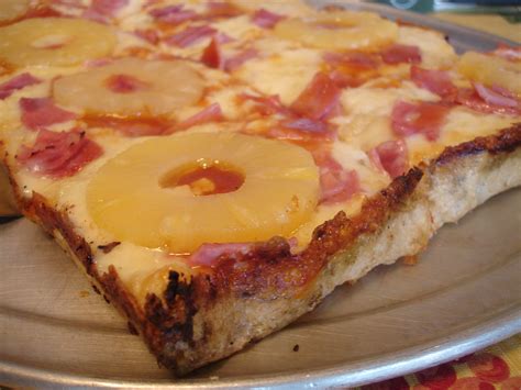 Hawaiian pizza - Wikipedia