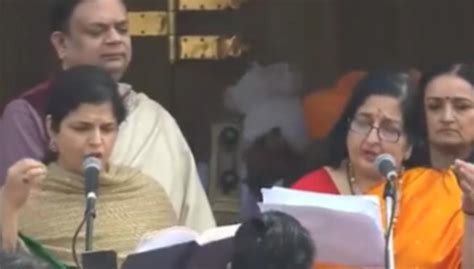 Ram Mandir Pran Pratishtha: Anuradha Paudwal Casts A Spell On Devotees ...