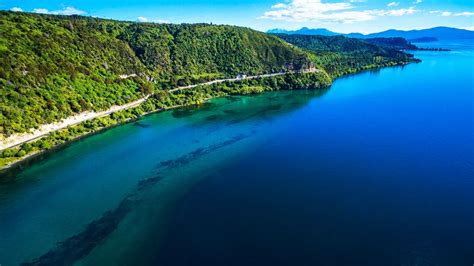 Taupo: The super volcano under New Zealand's largest lake | Taupo ...